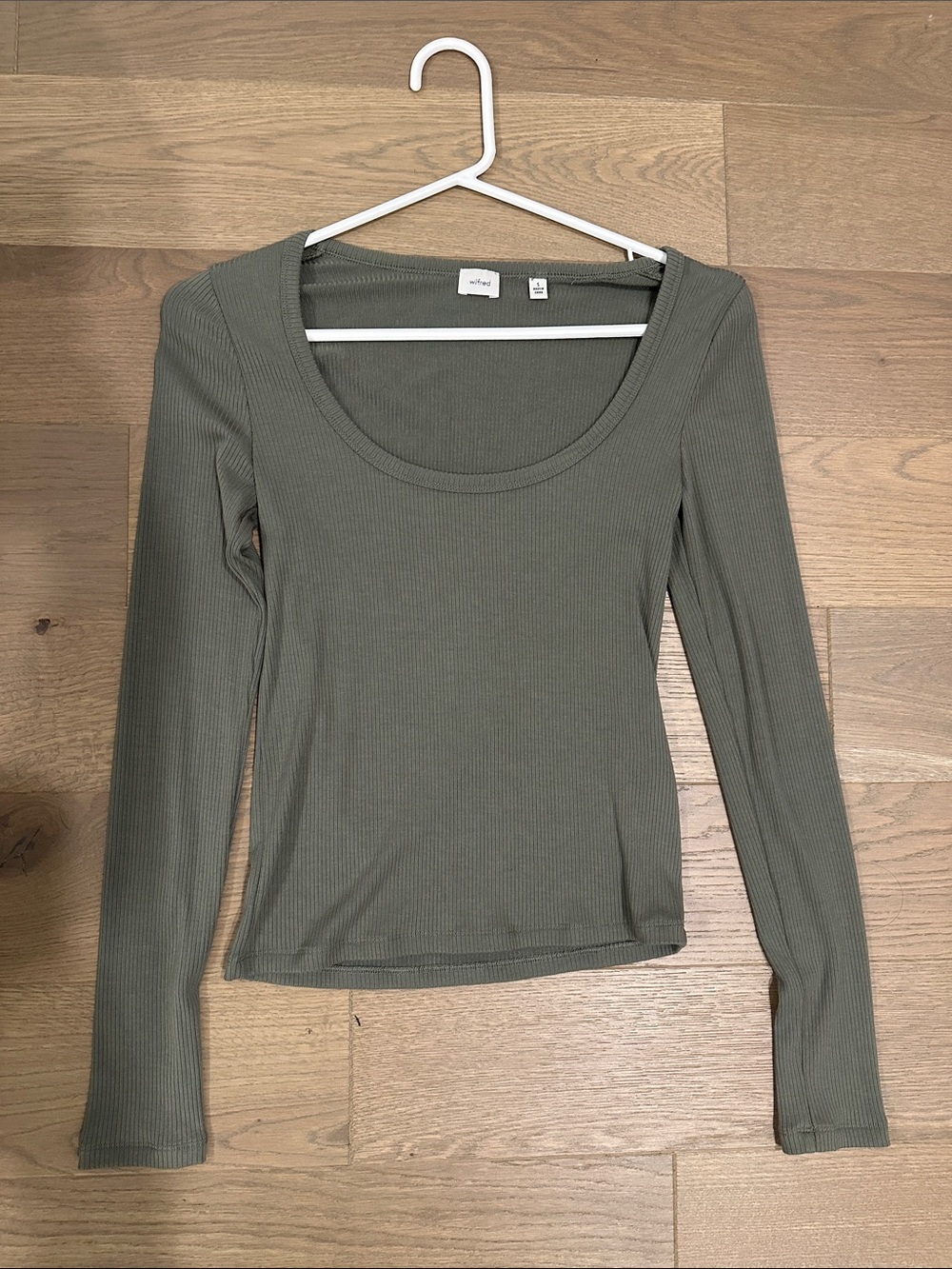Wilfred Olive Scoop Neck Ribbed Long Sleeve Top